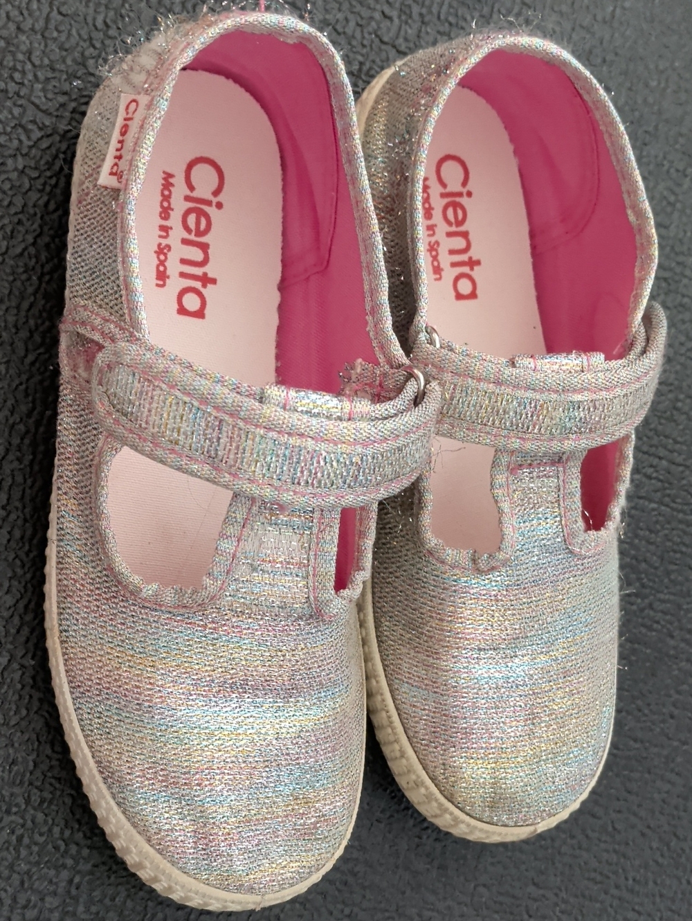 Cienta T Strap Shoes